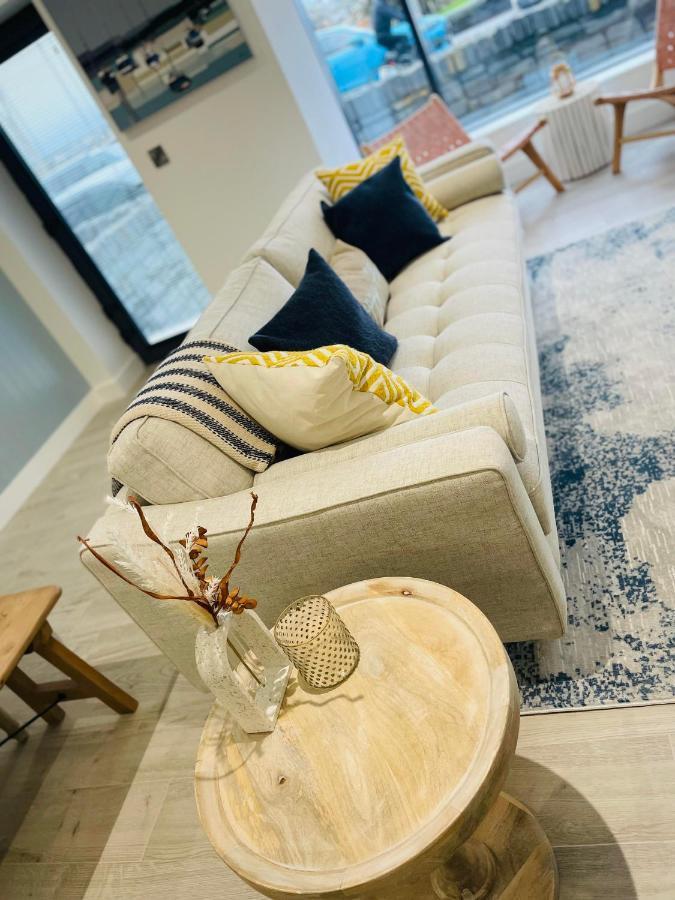 Apartment 3 Pier West *